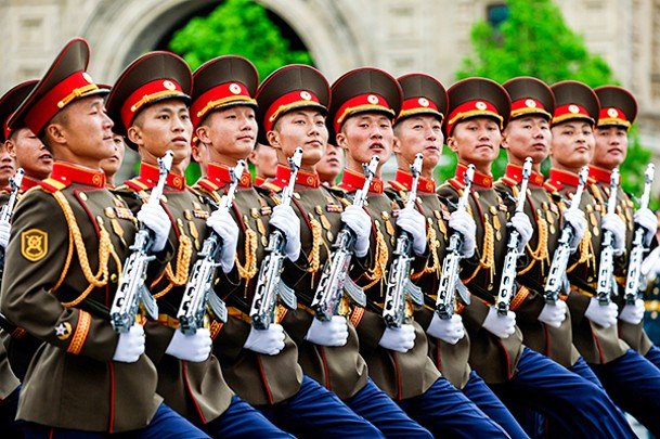 Впервые в истории парадов по Красной площади прошла колонна военнослужащих Корейской народной армии